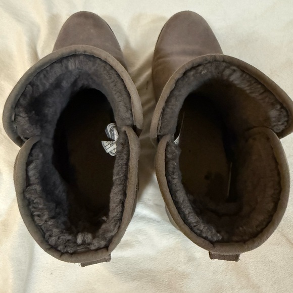 UGG Classic Short Boots Grey – Fair Condition / Well Worn - Picture 3 of 8